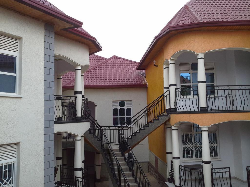 Radius Guest Flats Bed & Breakfast Kigali Exterior foto