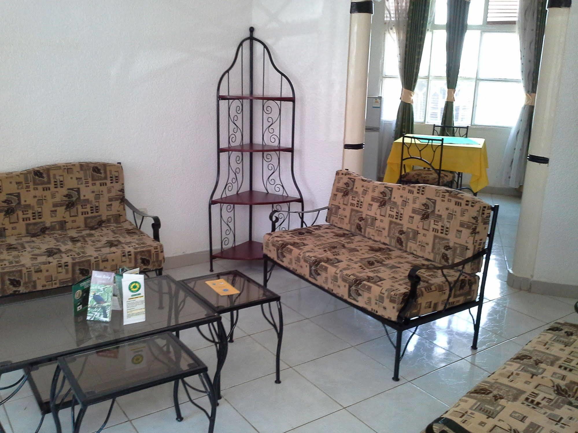 Radius Guest Flats Bed & Breakfast Kigali Exterior foto